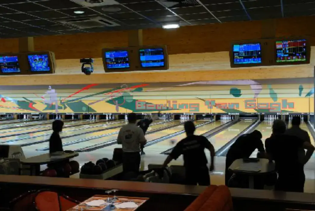 Bowling Van Gogh 7