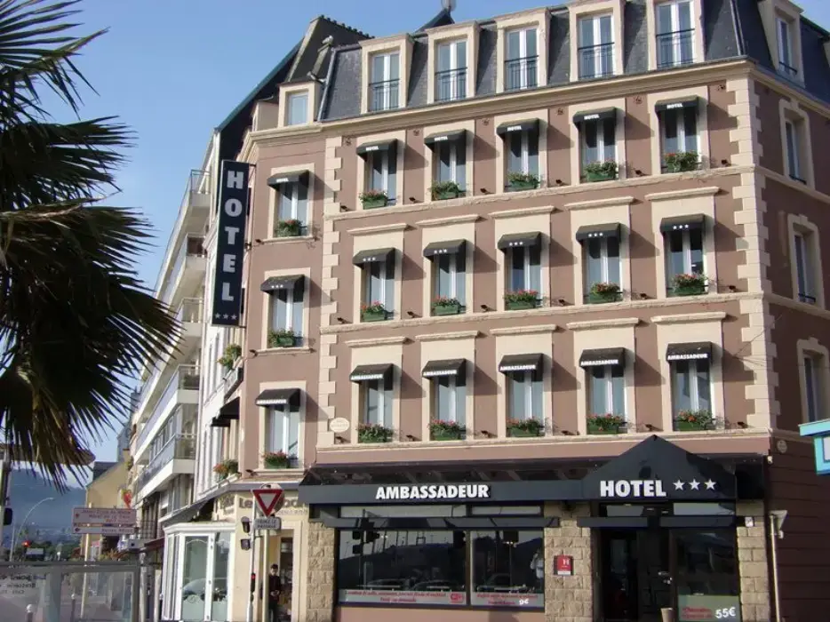 Ambassadeur Hôtel 7
