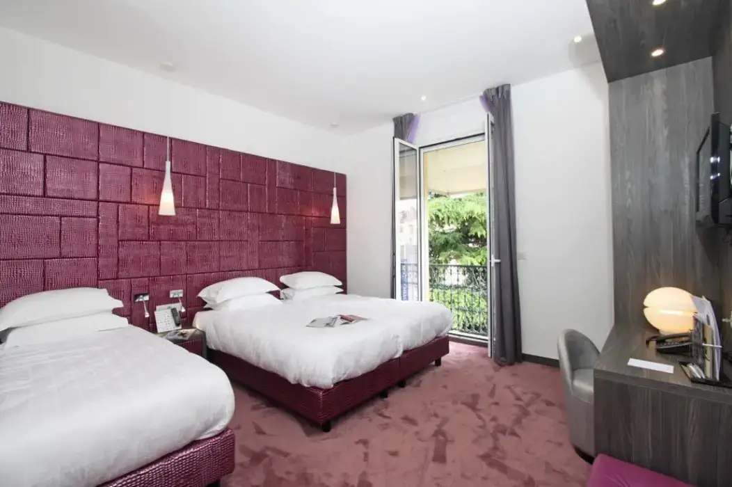 Golden Tulip Cannes Hôtel de Paris 11