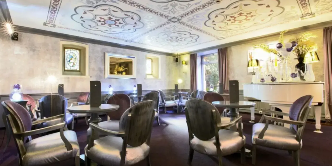 Golden Tulip Cannes Hôtel de Paris 13