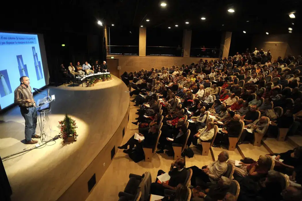 Centre de Congres Le Manege 3
