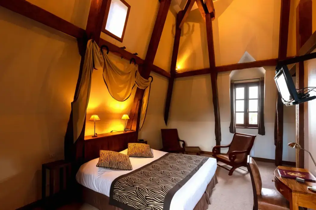 Château de Maulmont 18
