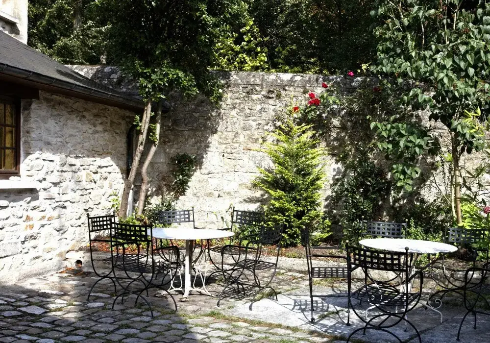 Hostellerie de la Porte Bellon 14