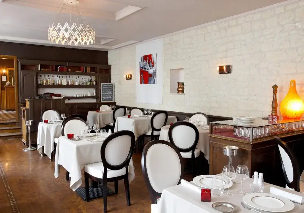 Hostellerie de la Porte Bellon 15