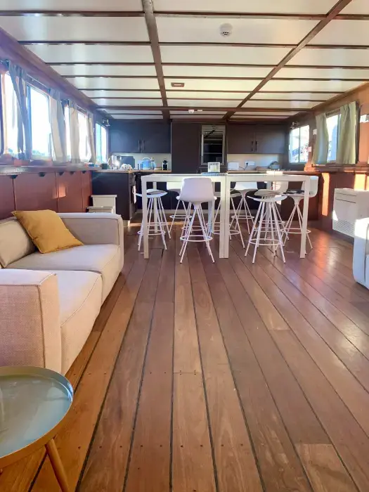 Péniche Anna Maria 4 3