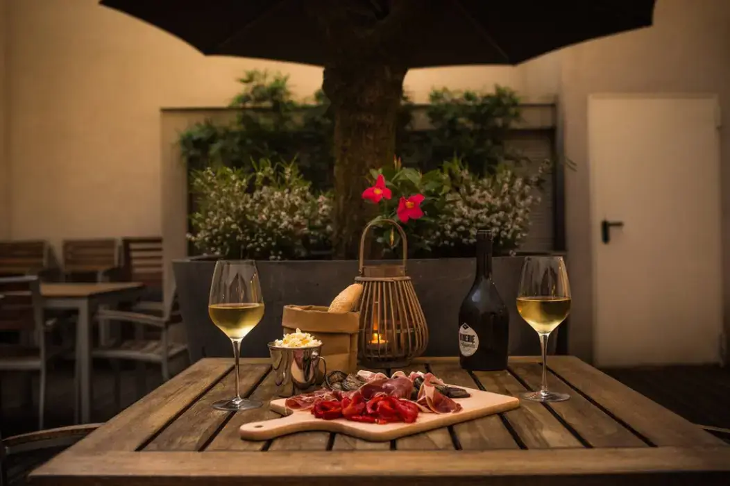 Courtyard Paris Arcueil 11