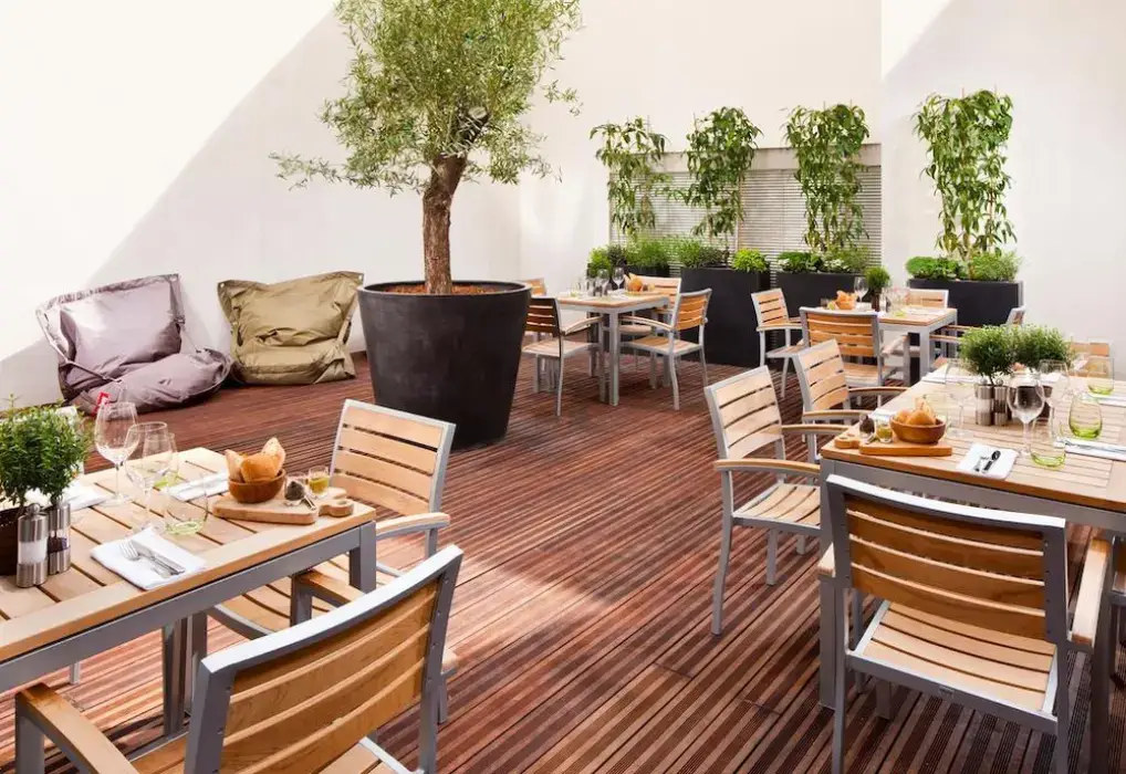 Courtyard Paris Arcueil 12