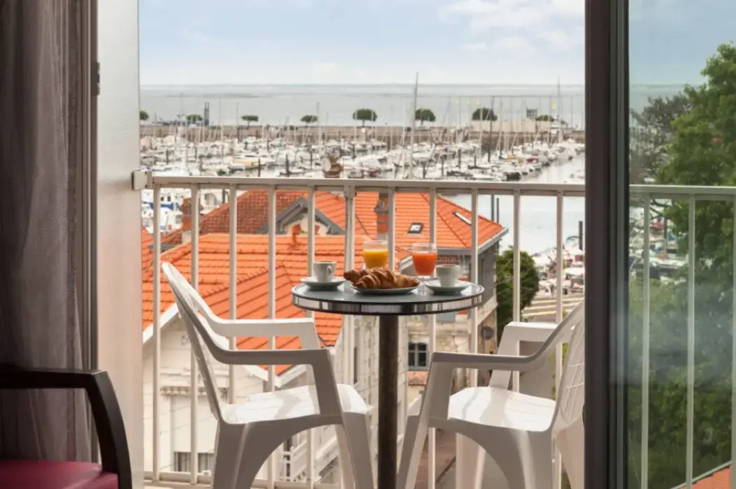 Hôtel le Nautic 10