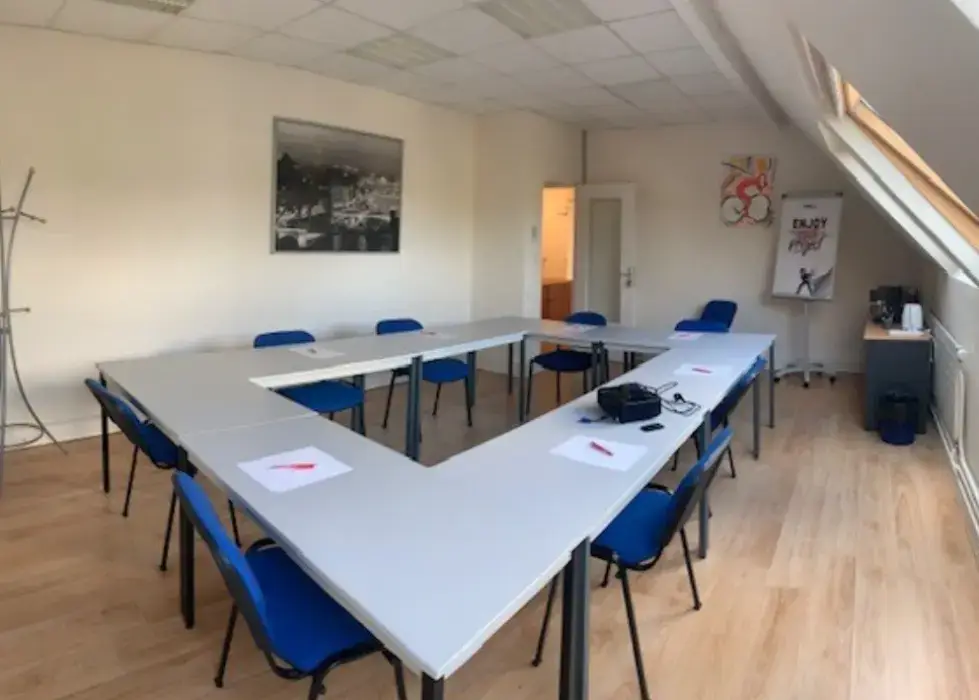 Buro Club Senlis 5