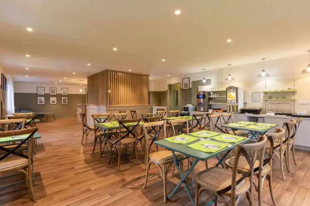 Sure Hotel by Best Western Plaisir 6