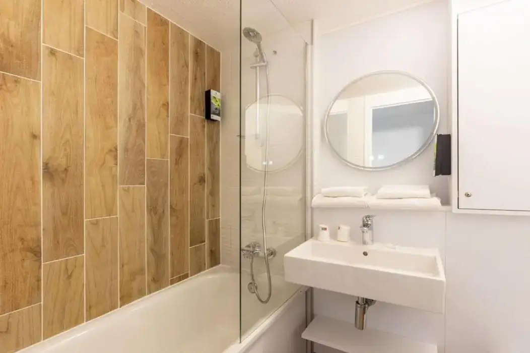 Sure Hotel by Best Western Plaisir 13