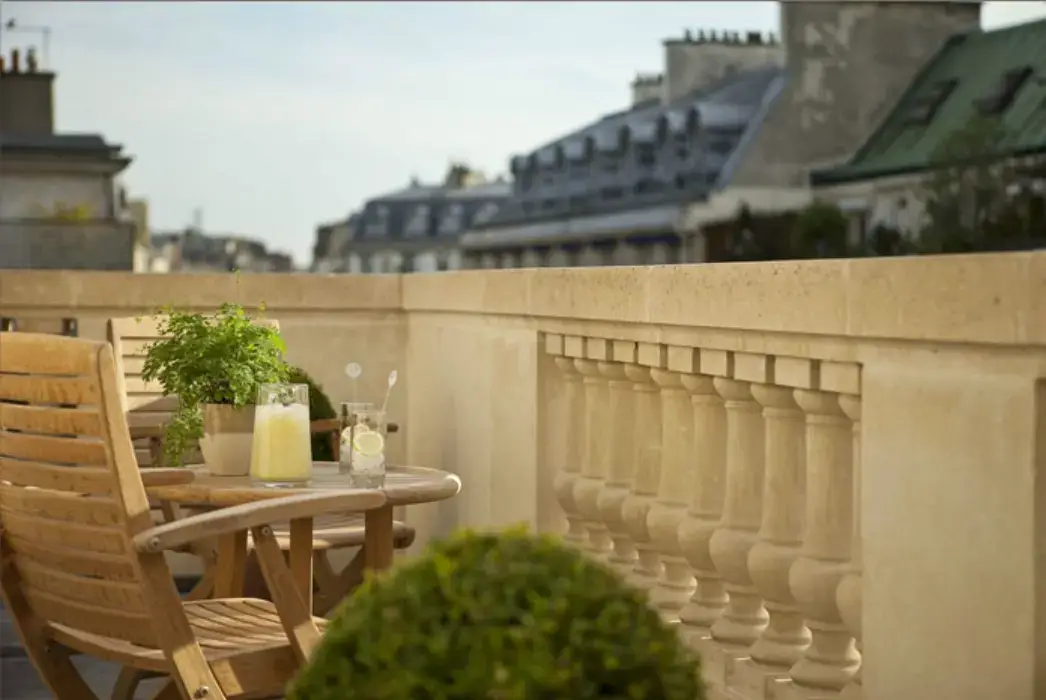Hôtel de l'Arcade 12