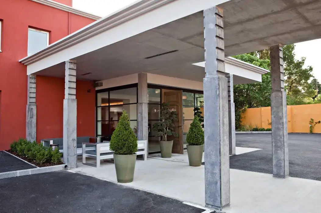 Best Western Plus Le Lavarin