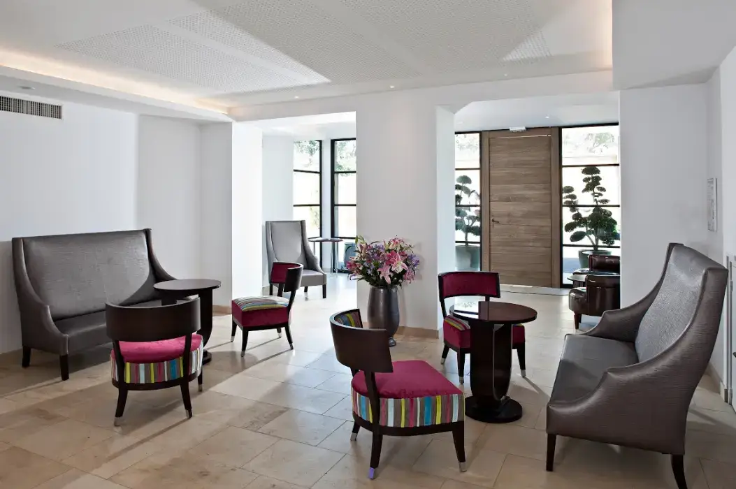 Best Western Plus Le Lavarin 7