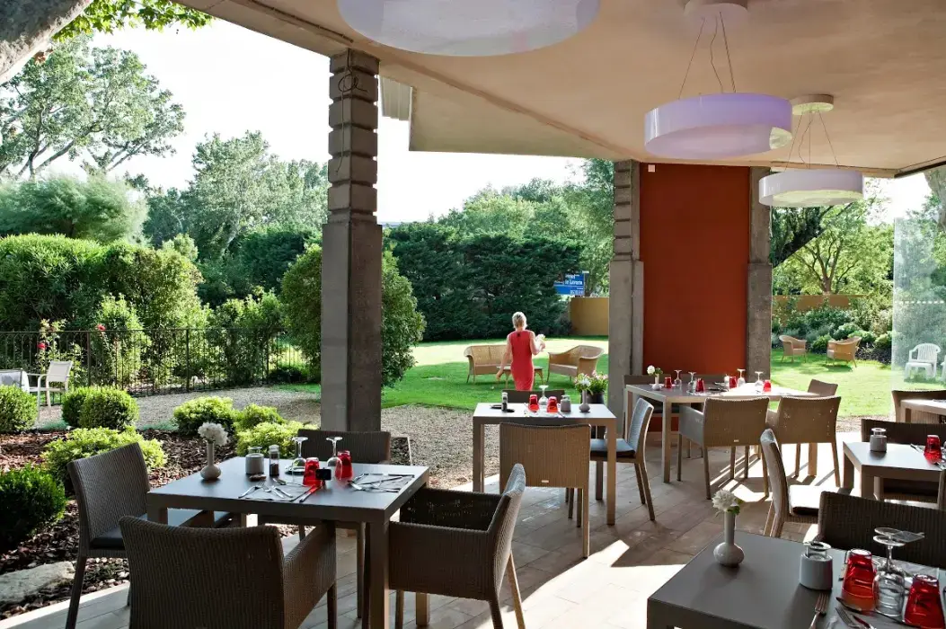 Best Western Plus Le Lavarin 11