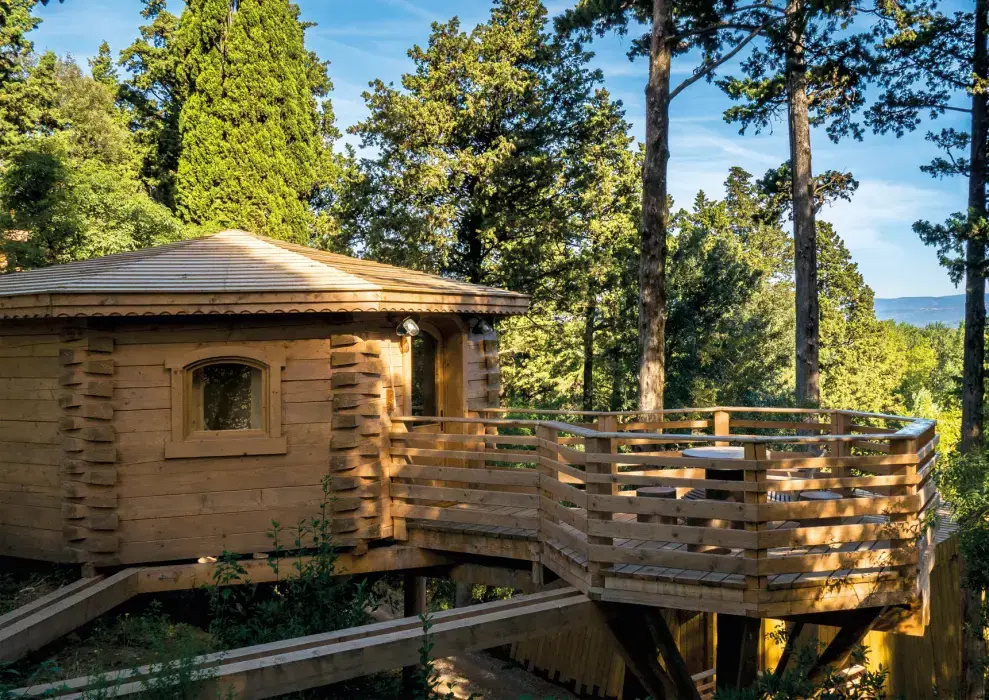 Hôtel les Cabanes dans les Bois