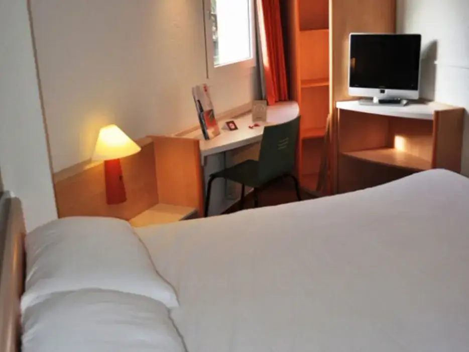 Ibis Hotel Autun 7