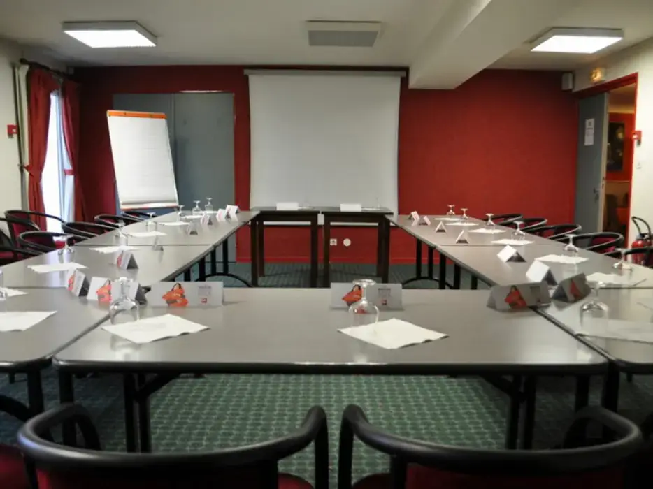 Ibis Hotel Autun 10