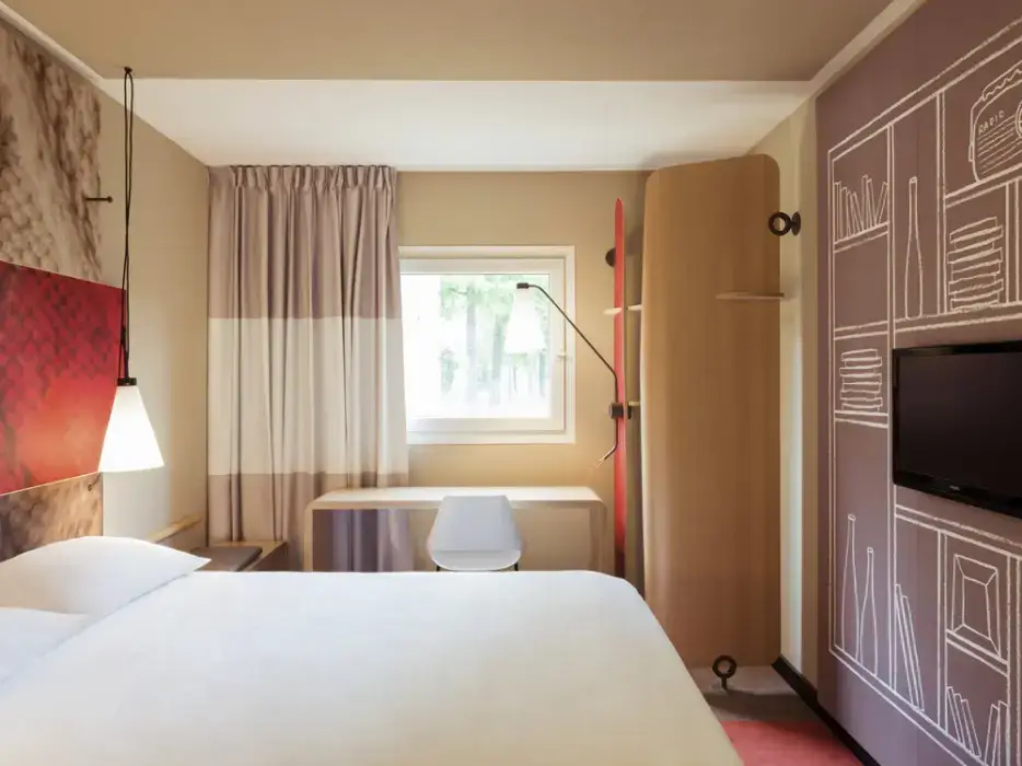 Ibis Lyon Carré de Soie 6