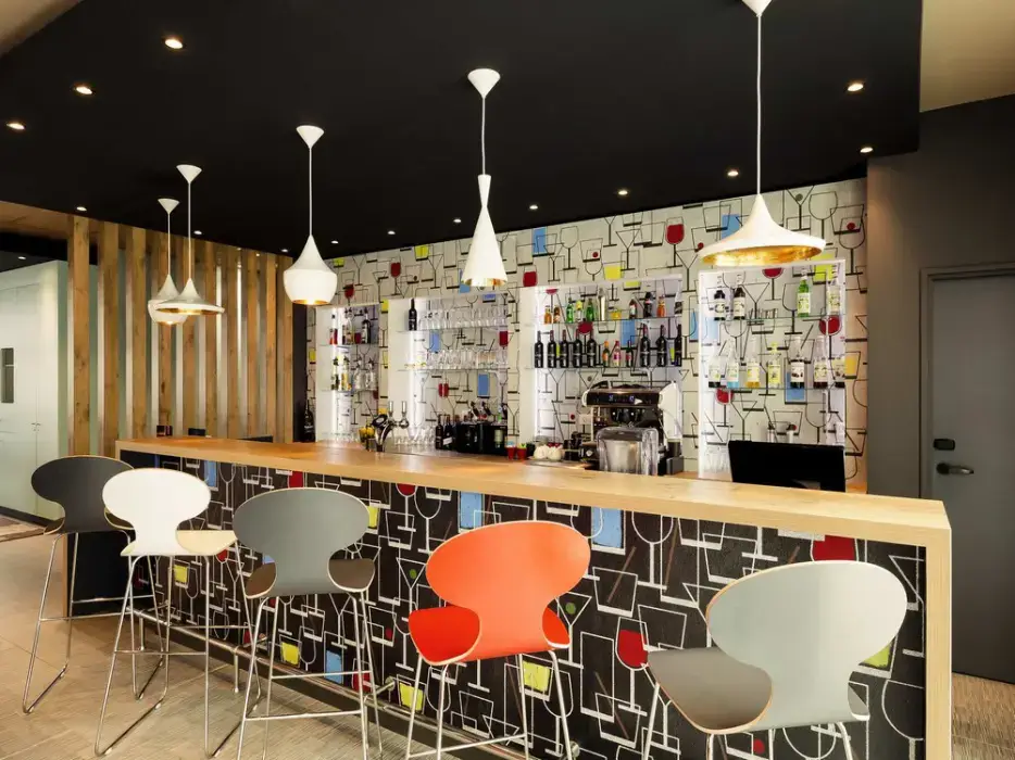 Ibis Lyon Carré de Soie 9