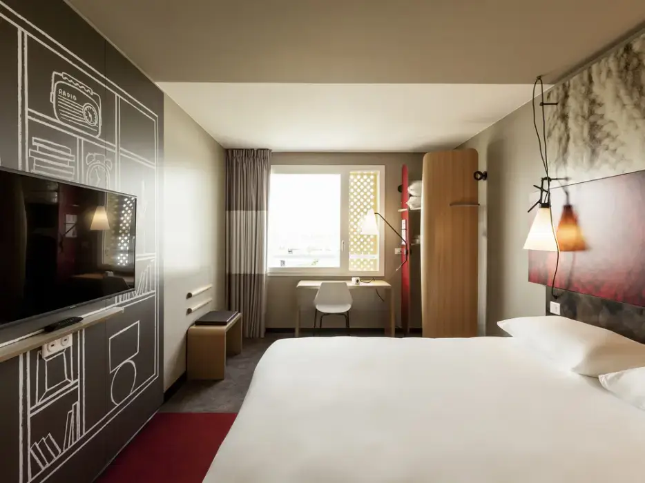Ibis Lyon Carré de Soie 11