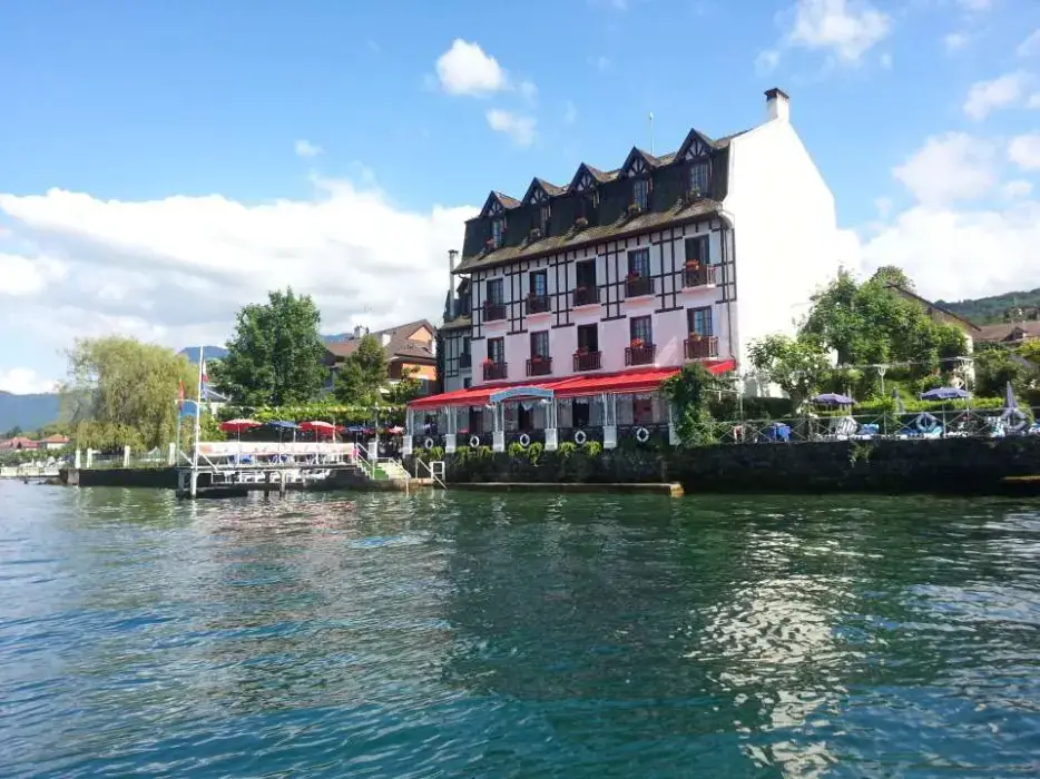 Hôtel Restaurant Les Cygnes