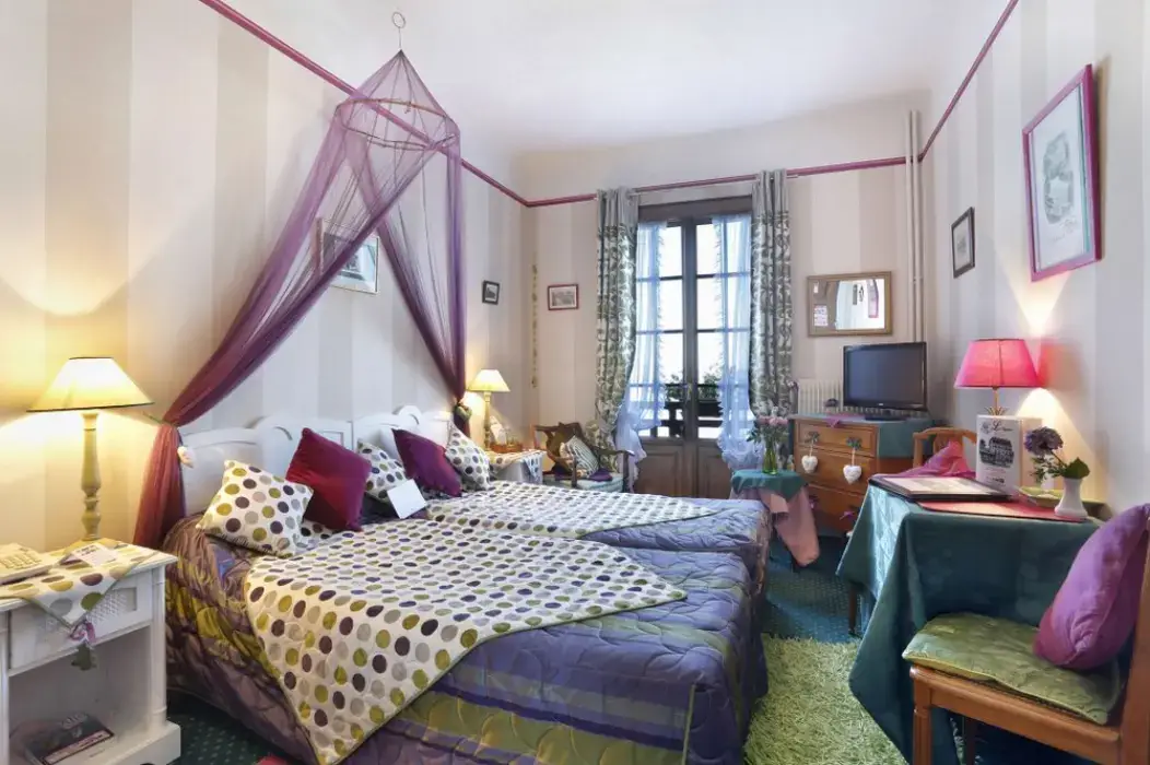 Hôtel Restaurant Les Cygnes 8
