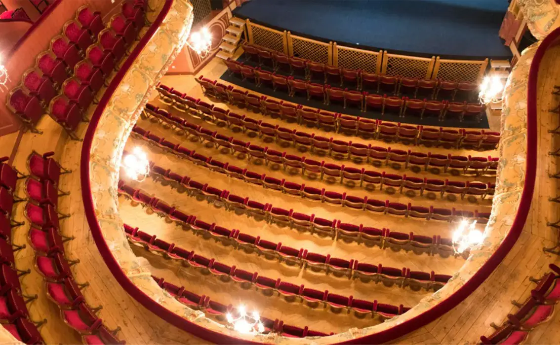 Palais des Congrès et des Spectacles 5