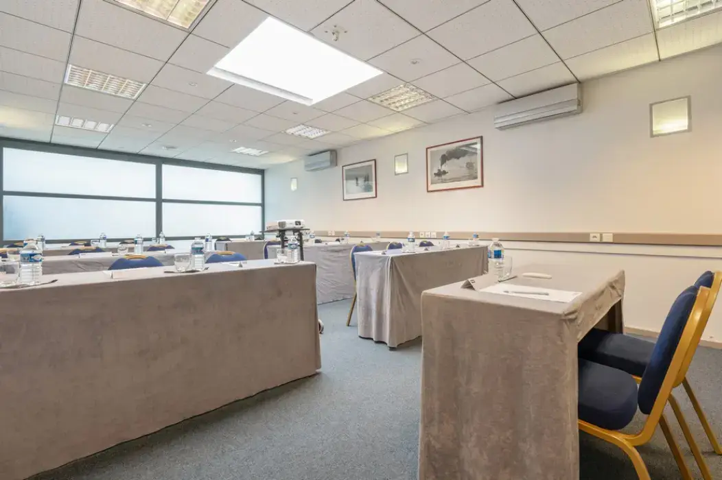 Kyriad Vannes Centre 3