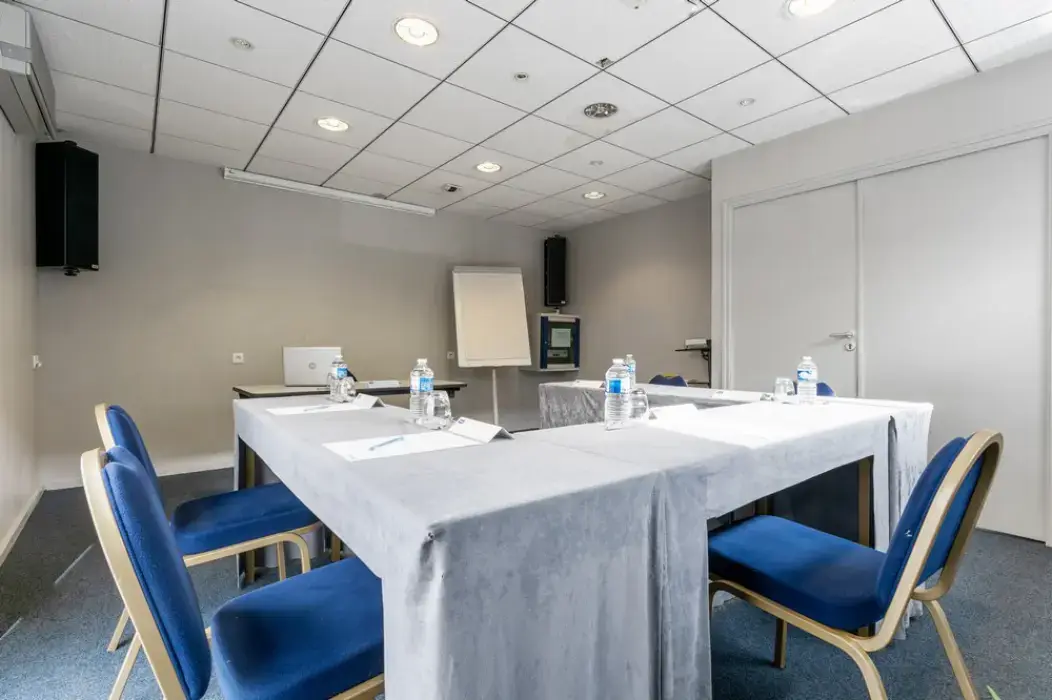 Kyriad Vannes Centre 4