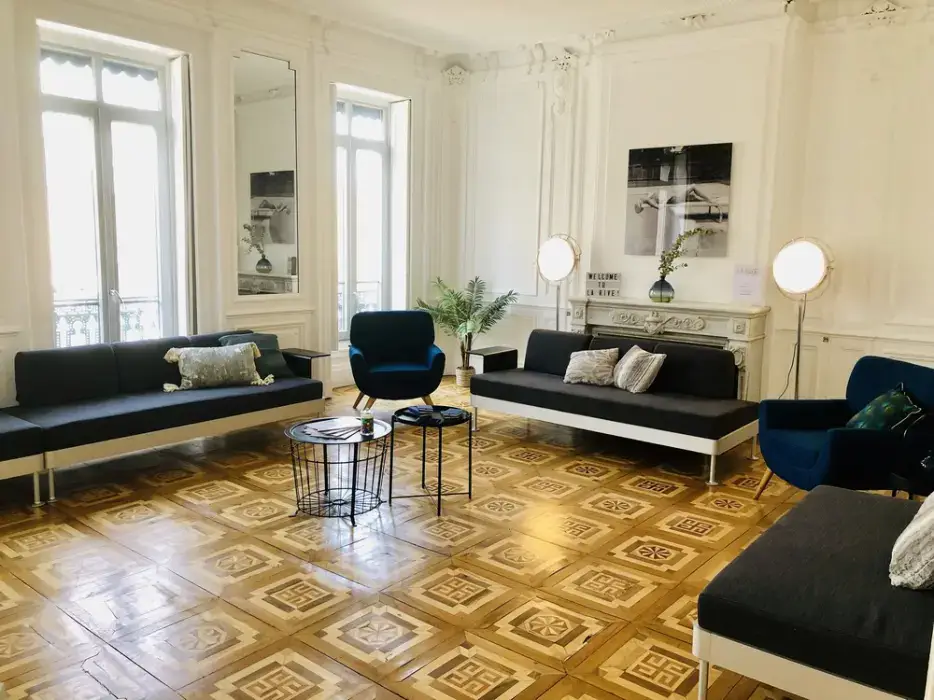 La Rive Lyon 13