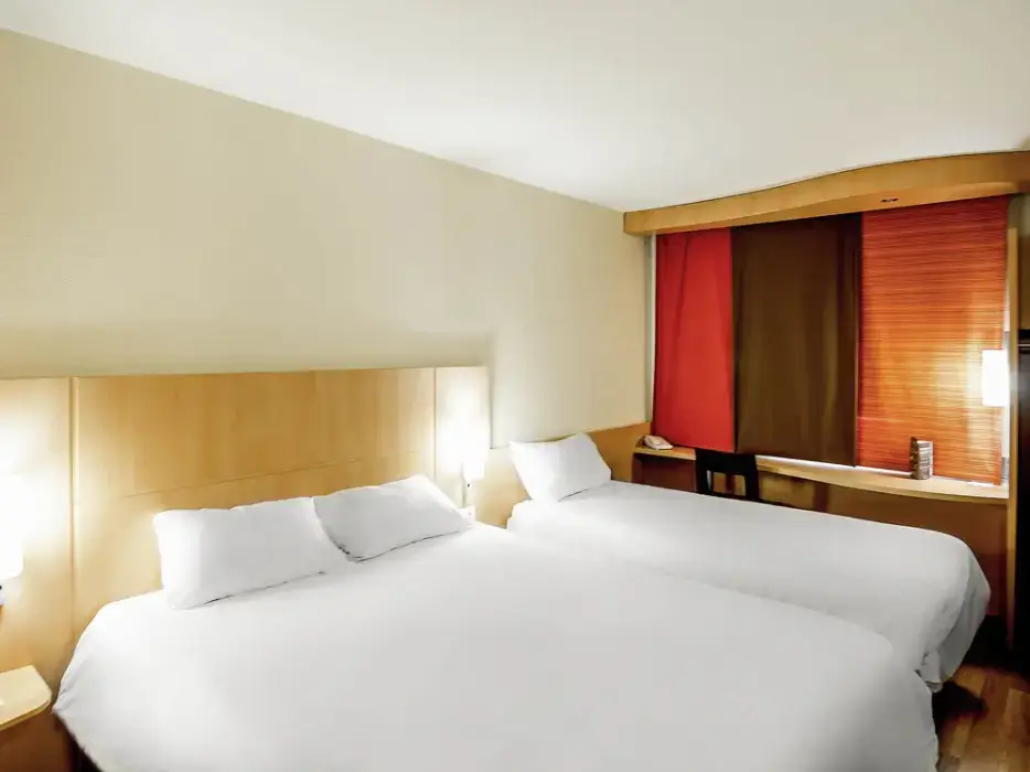 Ibis Montauban 11