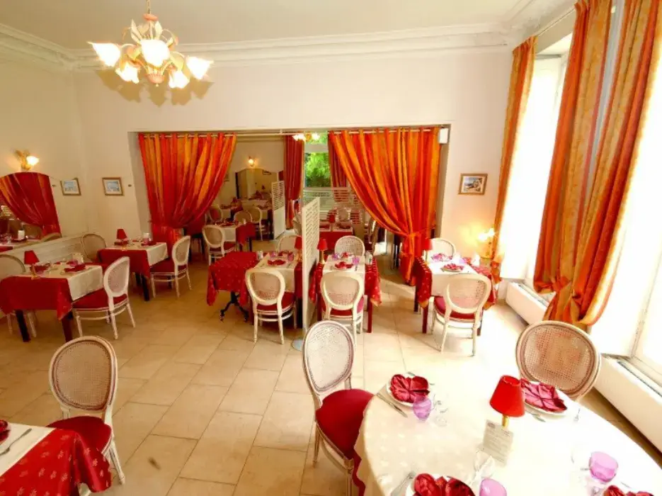 Hostellerie Le Châtel 3