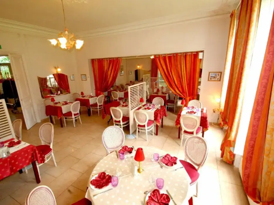 Hostellerie Le Châtel 5