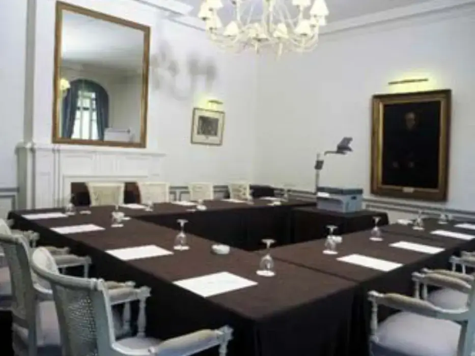 Hôtel de l'Univers 8