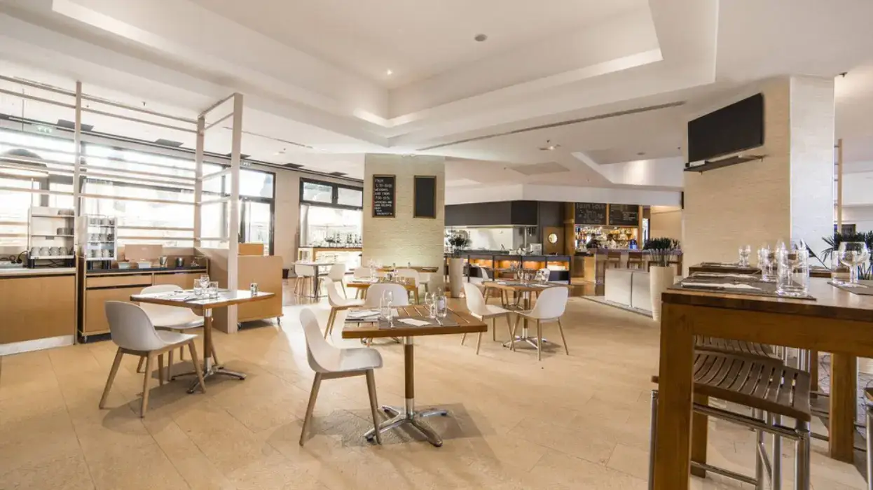 Courtyard by Marriott Paris La Defense West - Colombes 9