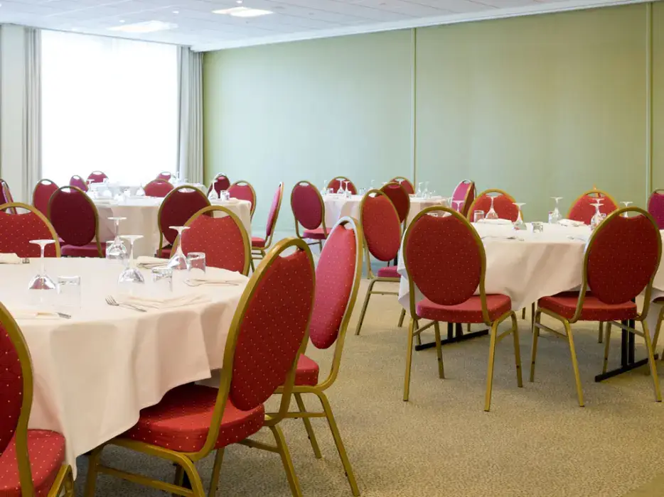 Mercure Paris Le Bourget 8