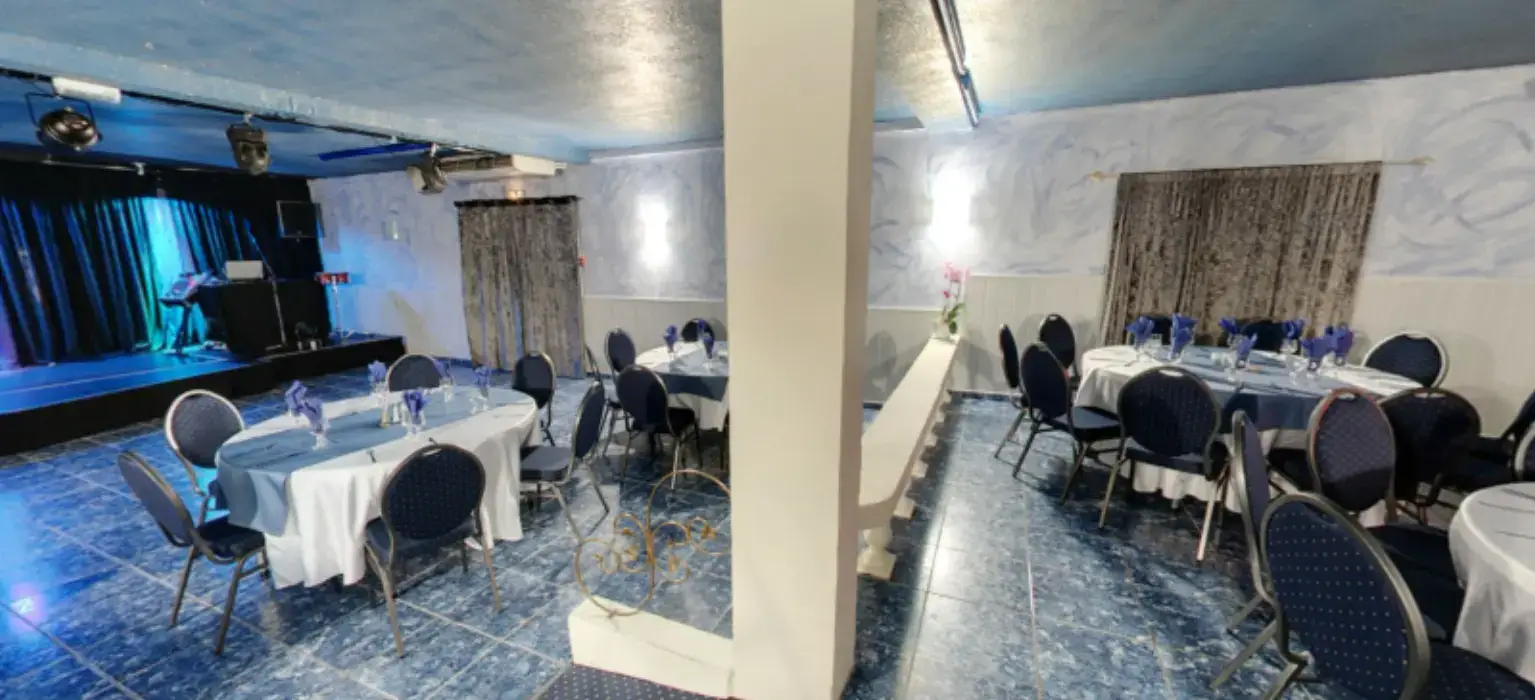 Cabaret Moulin Bleu du Rove 2