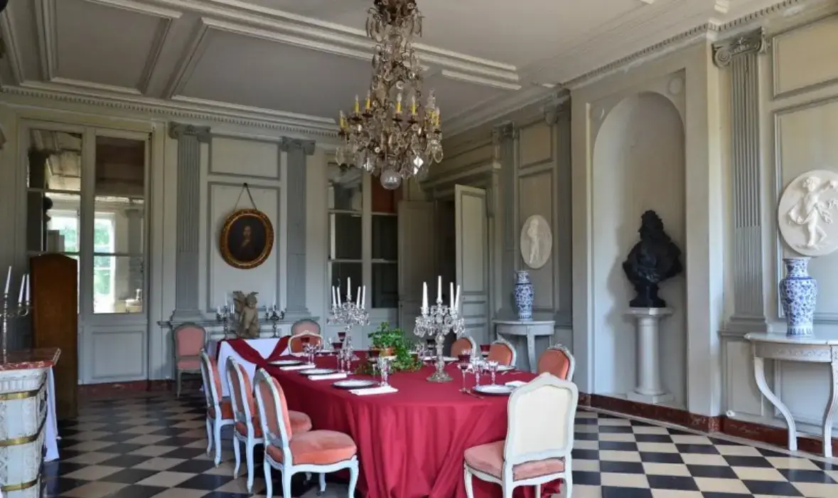 Château de la Ferté Saint-Aubin 9