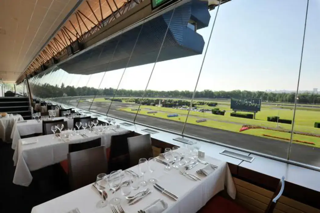 Restaurants Panoramiques Hippodrome Paris-Vincennes 7