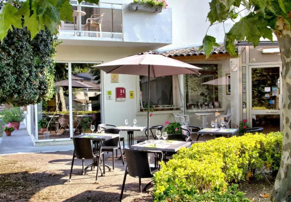 Hôtel des Platanes