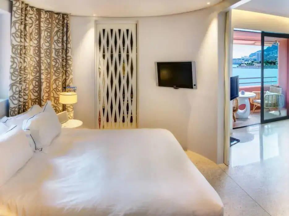 Monte-Carlo Beach Hotel 8