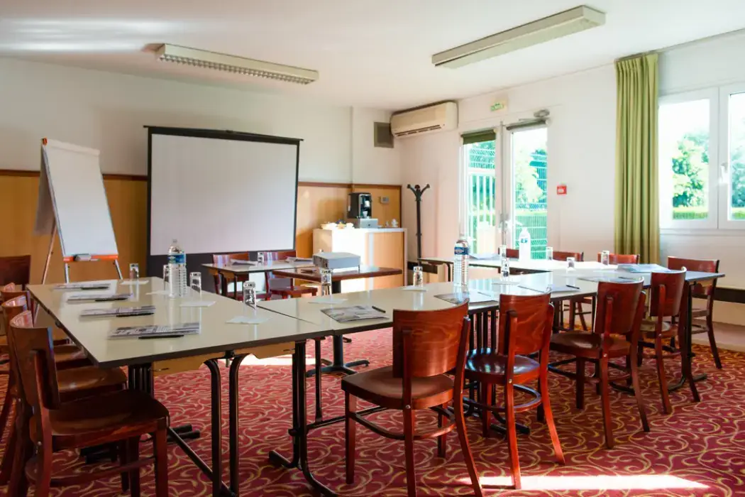 Brit Hotel Blois Le Prema 11