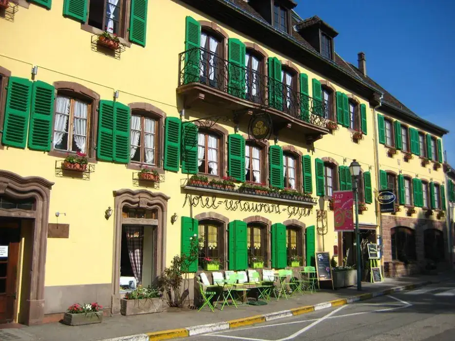 Hôtel-restaurant Aux Trois Roses 8