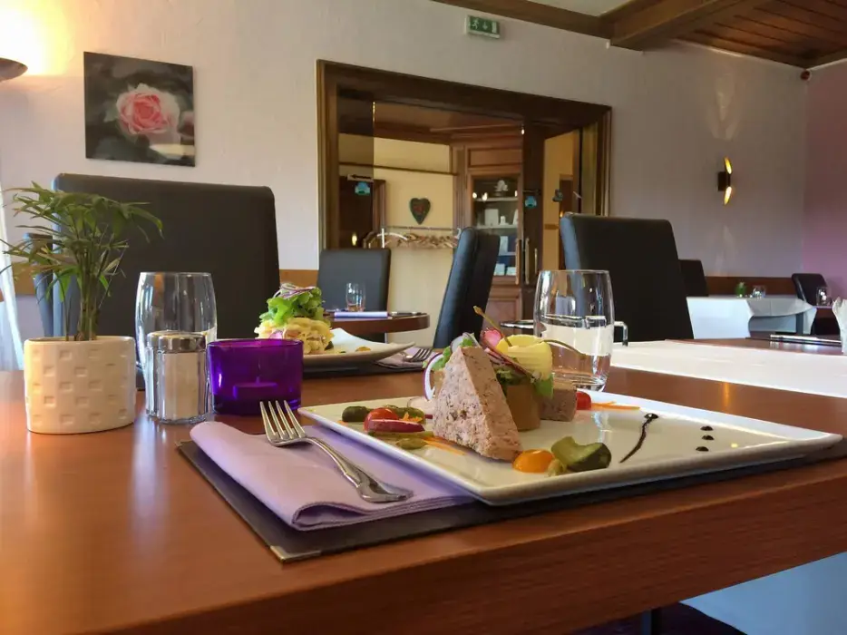 Hôtel-restaurant Aux Trois Roses 13