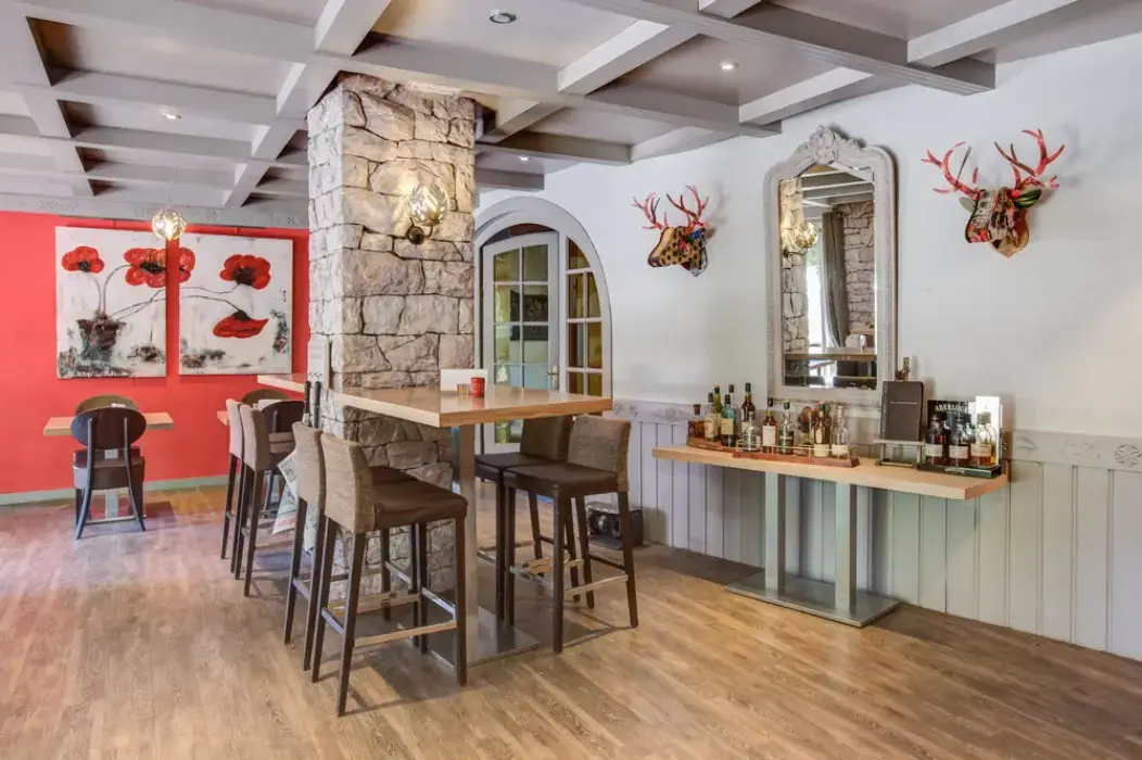Les Bartavelles Hotel And Spa 16