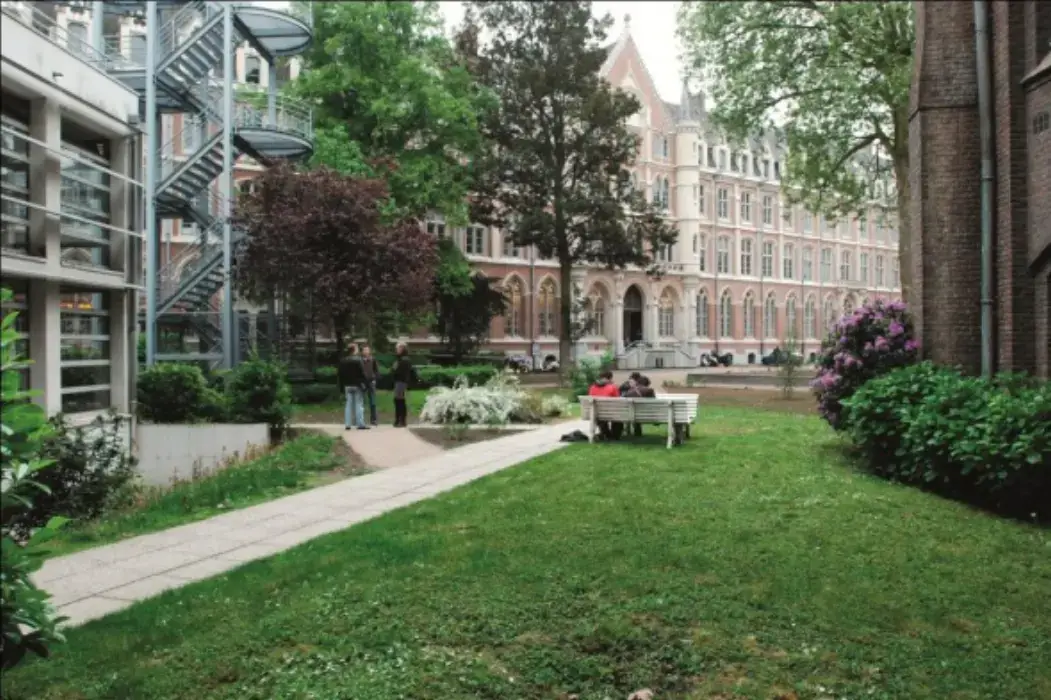 Université Catholique de Lille 4