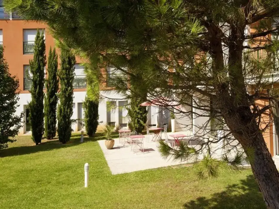 Cerise Valence Hotel 7