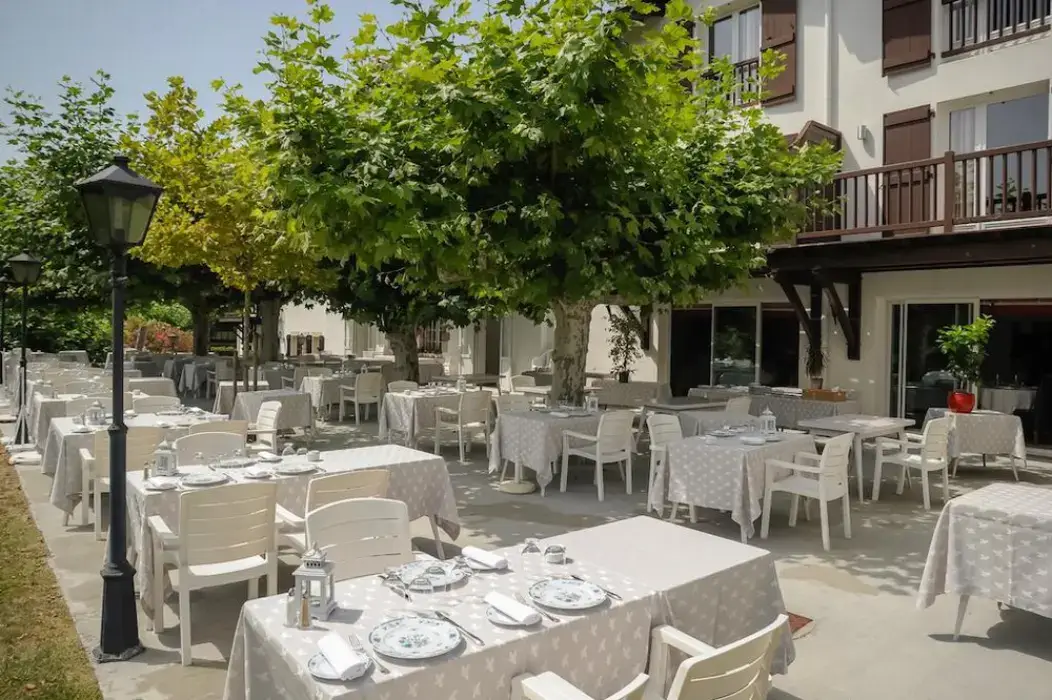 Les Jardins de Bakea 10