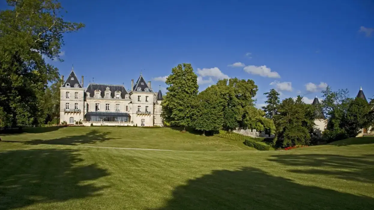 Château de Mirambeau 11